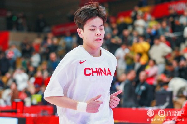 高效！杨舒予11中7砍下全场最高的15分 外加3板2助2断