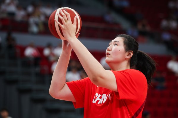 :张子宇恐继续缺席今晚与澳大利亚女篮第二场赛前热身 赛