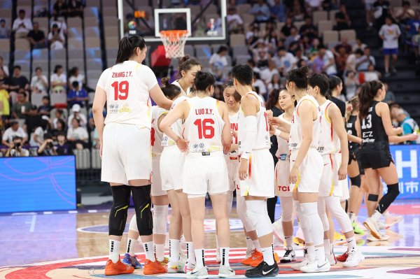 女篮亚洲杯｜综述：中国女篮着眼未来 澳大利亚实现冲破