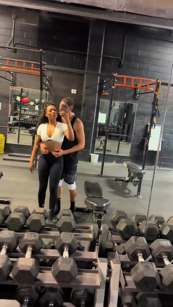 🤬你那是运动练习    吗？克莱跟马冬梅健身运动练习       趁机摸人PP🍑