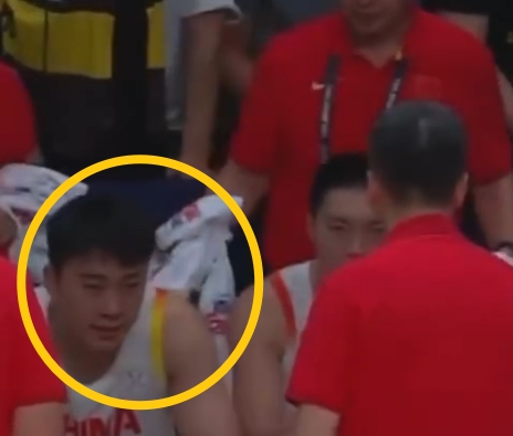 郭士强中止  期间怒吼王俊杰：他能投进吗？后者黑脸&第四节被DNP