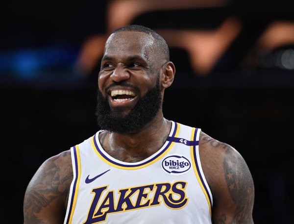 詹姆斯创记录  ：在三个十年期内均积分  破万 NBA历史唯一👍🤯