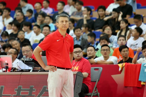 今天就差一点！郭士强两次带中国男篮杀进亚洲杯总决赛   两次均第二名