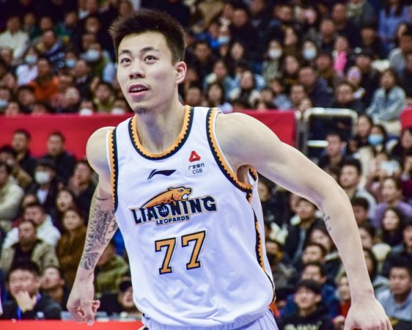 媒体人：张镇麟去上海才是最好的 待遇不用愁 打球不用愁