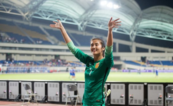 体坛女神大赛之赵丽娜：中国女足最美守门员！185cm顶级超模！