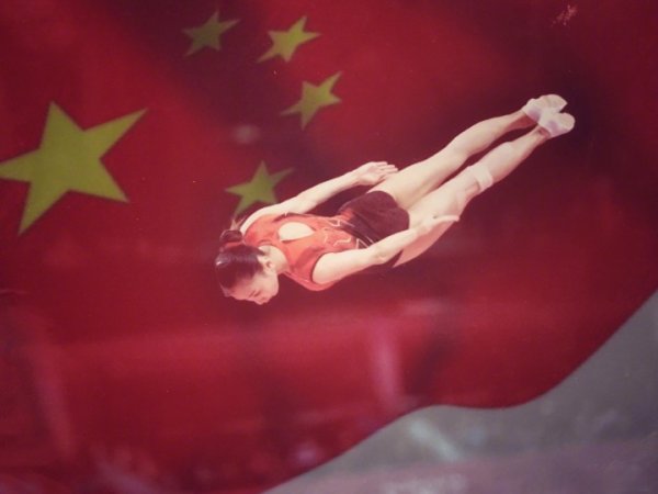 体坛女神大赛之何雯娜：弹跳床  公主华丽回转  ！岁月不改的惊艳与优雅