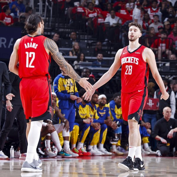 ESPN专家：卡佩拉的签约表明火箭新赛季将会多使用双塔阵形