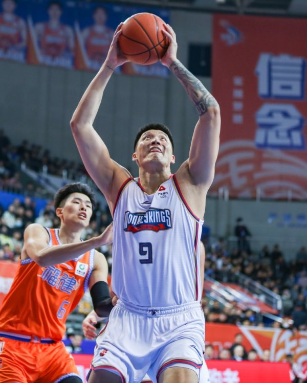 媒体人:对阿日有意的球队不愿出足额培养费 同曦主动放弃培养费