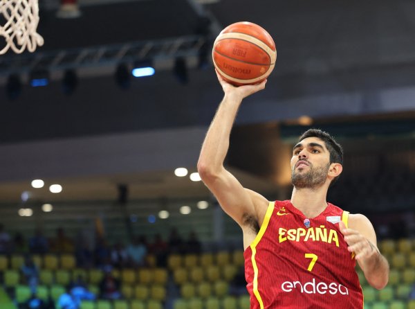 难堪大用!西班牙唯一NBA球员阿尔达马关键战仅11中2得12分8板