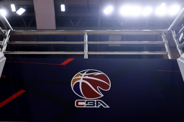 媒体人:CBA公司每年上缴约1亿作为授权费 篮协大概率继续授权
