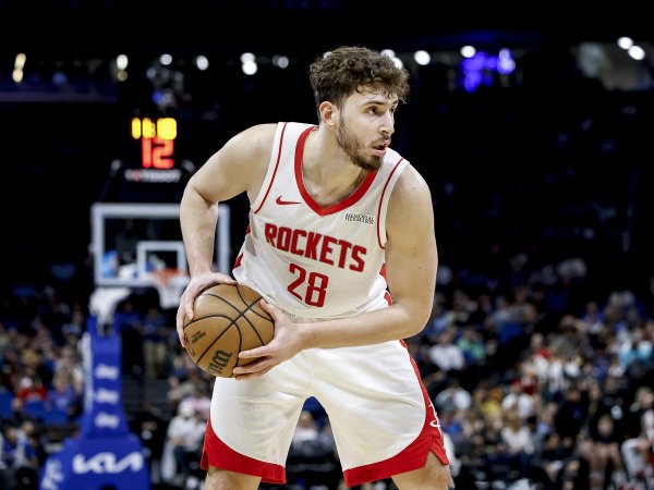 谁是小火龙?申京8中5贡献13分5篮板球  13助功  4抄截   仅出现1次错误