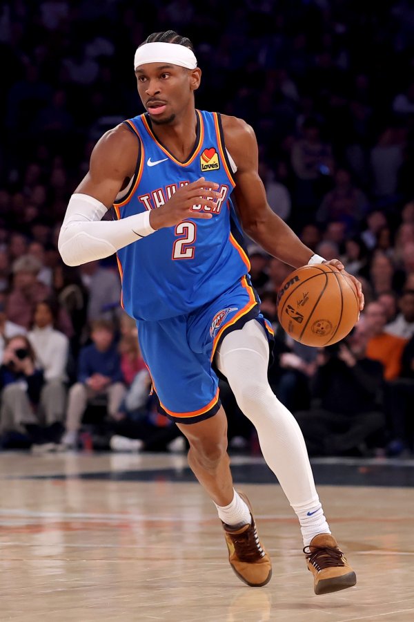 稍微发力！亚历山大首节几乎打满 6中5零罚球砍下12分&填满数据栏