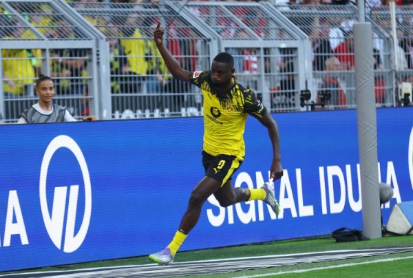 图片报：多特前场球员吉拉西因伤退赛几内亚国家队名单，已返回德国