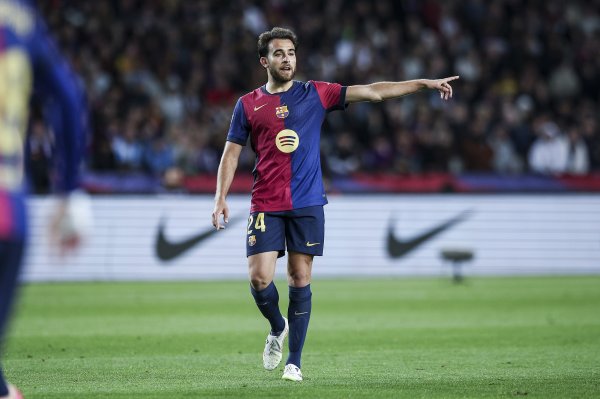 TA：巴萨后场球员埃里克一度濒临离队，本赛季发挥出色坐稳主力