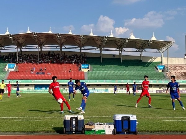 中乙职业联赛  第29轮，上海海港富盛经开队客场应战    0-1广东铭途队