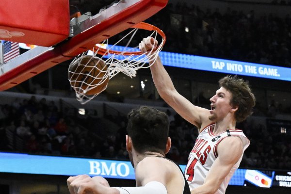 瓦兰：布泽利斯很谦逊&很努力 继续保持的话他会成为最好球员之一