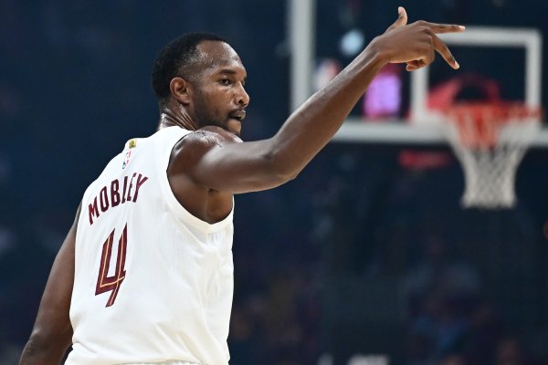 莫布里练习  师：如果骑士上赛季改变赛事  的重点 他们本能走得更远