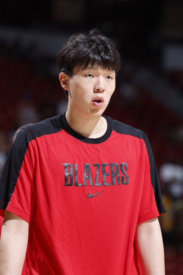 媒体人：在NBA这群天赋怪里杨瀚森太平庸了 需要进步的空间也很大