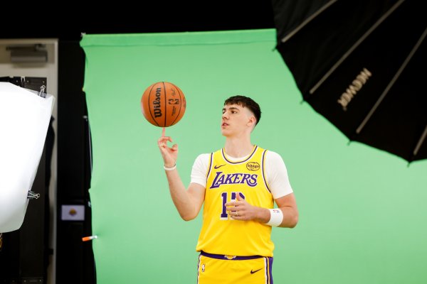 600万白花了？拉拉维亚当了21分钟无头苍蝇一分未得