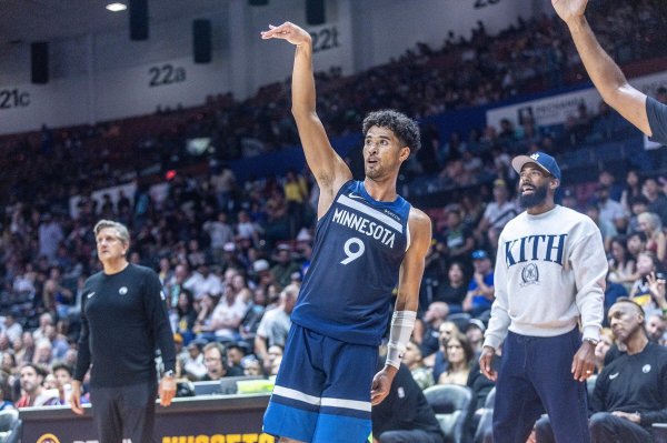 签双向合同！芬奇：朱赞很适配我们多种策略  打法 防卫  端拼劲十足