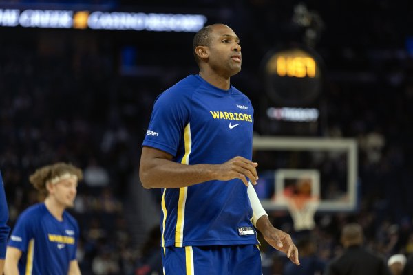 还玩这个？美记：科尔拒绝透露揭幕战杆位 霍福德打20分钟左右