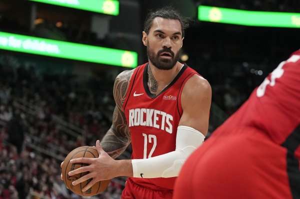 三节半12板！帕金斯：亚当斯简直篮板球  机器 内线巨无霸实锤！