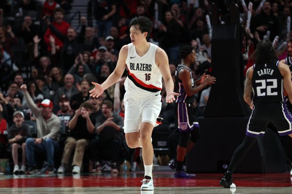 媒体人：杨瀚森首秀暴露防卫  端不足 但整体来说没有给球队拖后腿