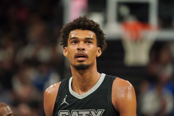 40+15！媒体人：文班亚马用这一场赛事  正式宣告自己冲着最有价值球员来了